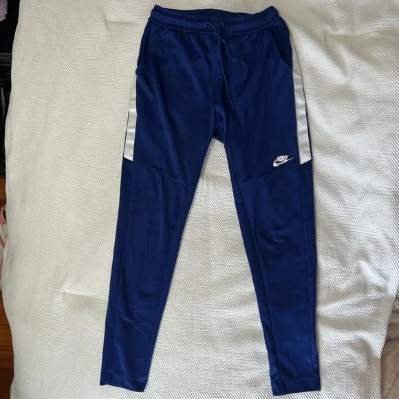 Nike Joggers - Picture 5 of 5